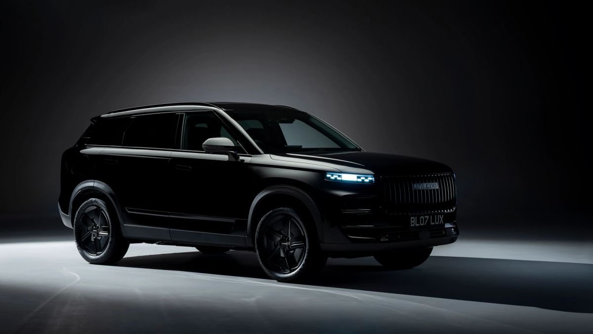 JAECOO 7 Black Luxury three-quarter view