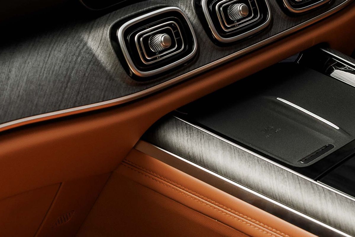 JAECOO 8 wood effect interior trim