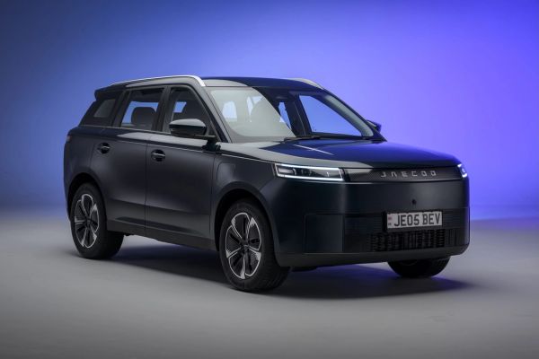 JAECOO E5 electric SUV on the road