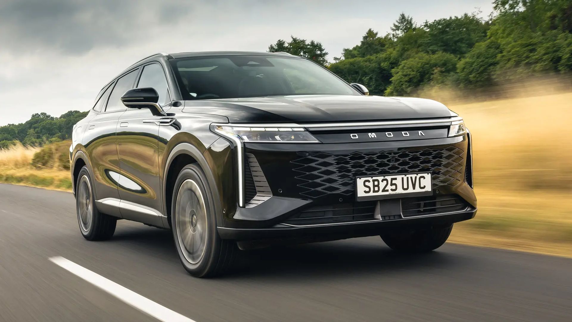 An OMODA 9 SHS plug-in hybrid SUV