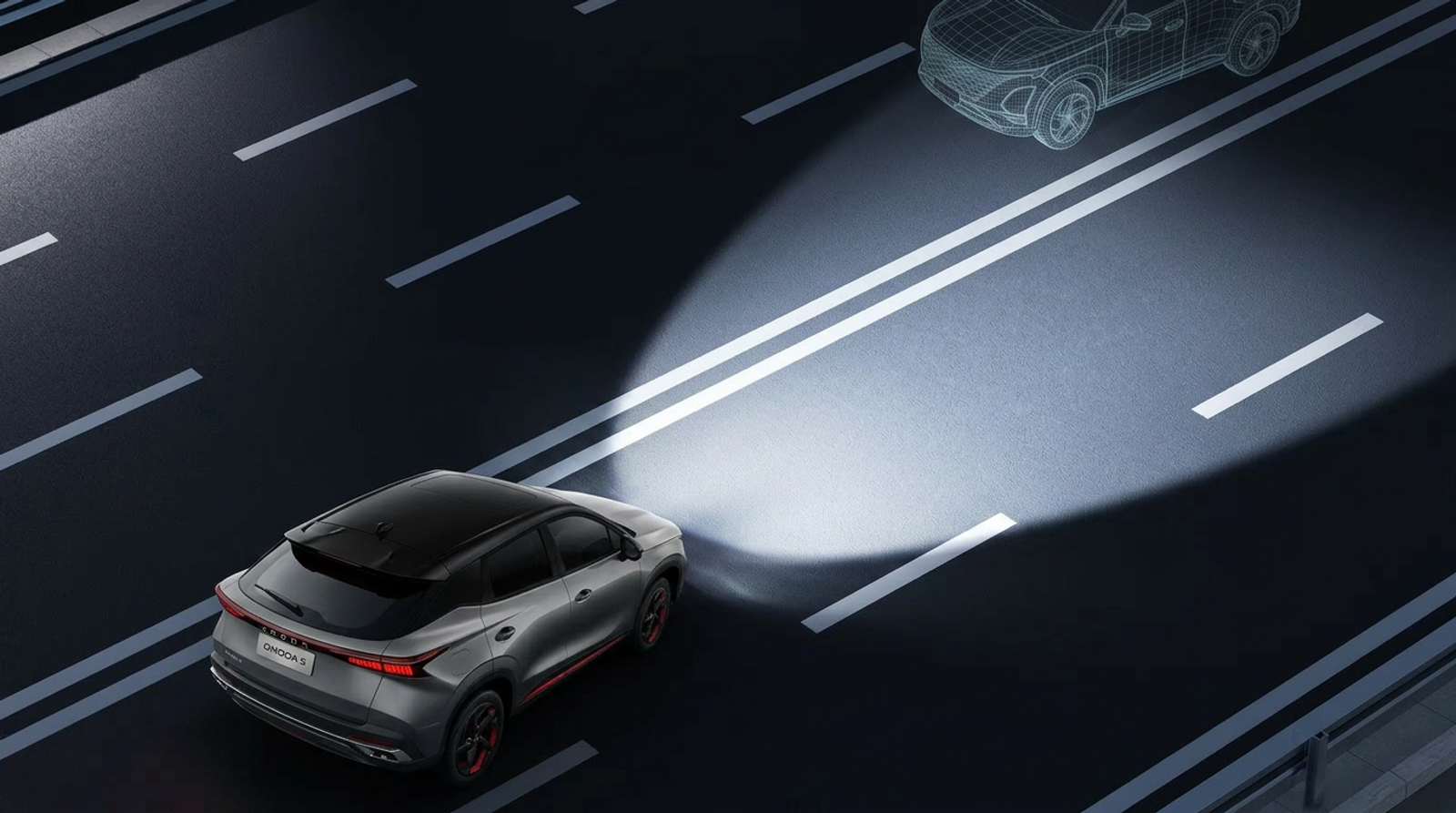 OMODA 5 driver-assistance systems cruising along the motorway