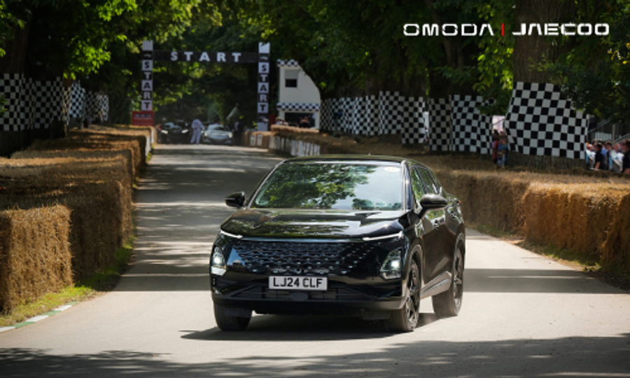 New brands OMODA and JAECOO shine at Goodwood