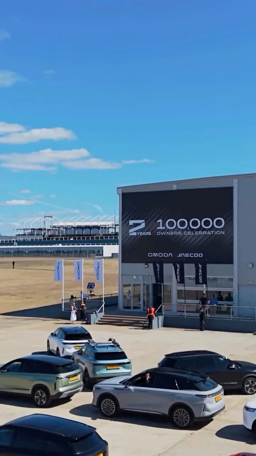 What a way to make an entrance 😎 OMODA & JAECOO owners pulled up in style to our 100K drivers milestone event. Let us know if you were there!