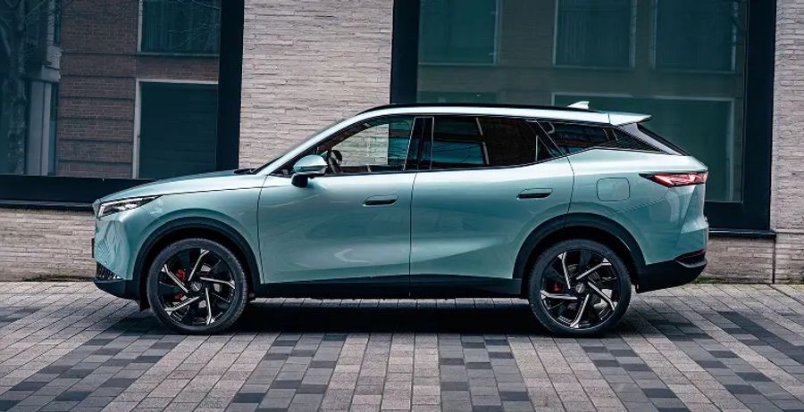 OMODA 7 MARKS BRAND’S FIRST WITH REMOTE PARKING AND SLIDING SCREEN IN ALL-NEW NOBLE TECH TRIM