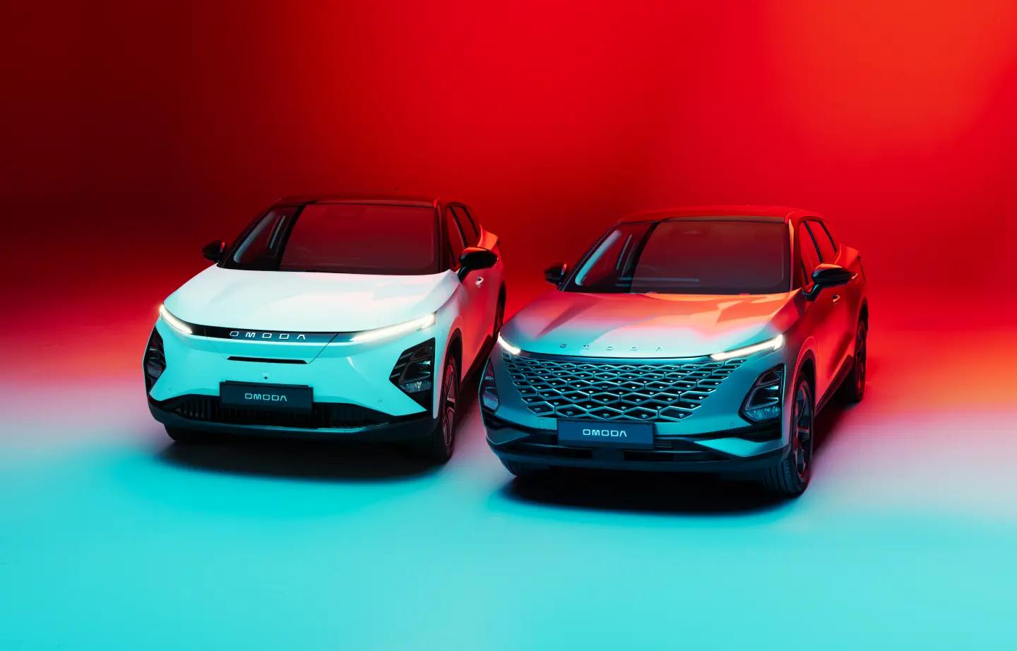Two OMODA SUVs shown front three-quarter against a red and teal gradient