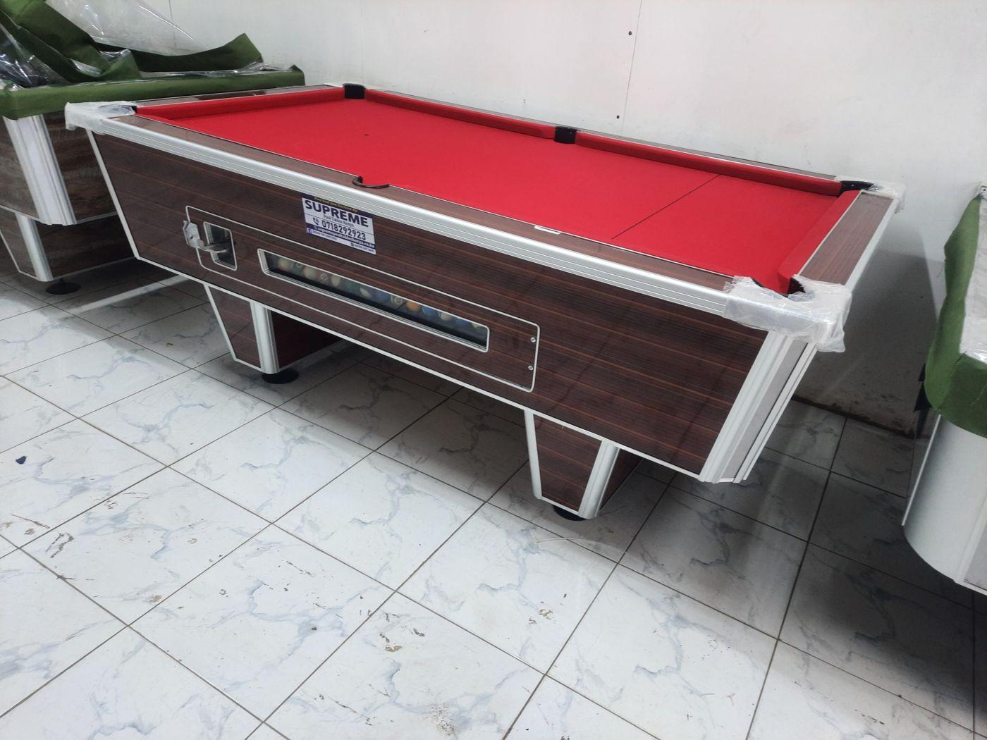 Double Jointers Pool Table, Aluminum Trim and Formica Finish: wood-finish exterior with red cloth