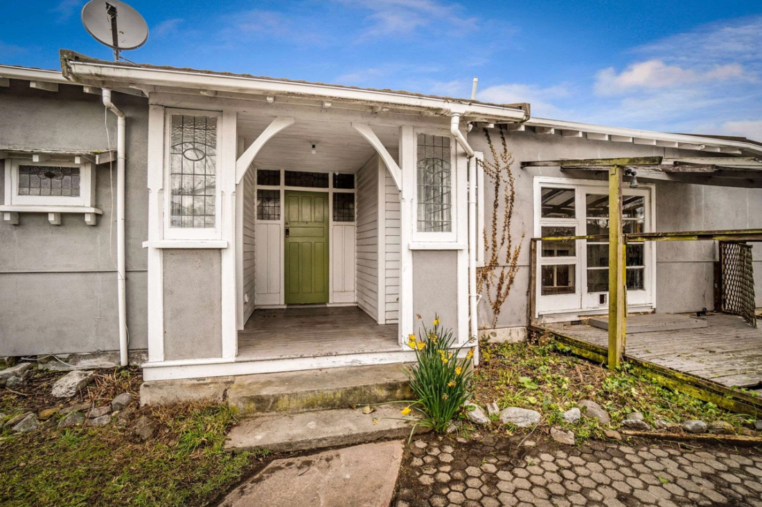 Christchurch property entrance before renovation