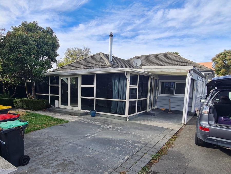 Kellys Rd before renovation, photo 1
