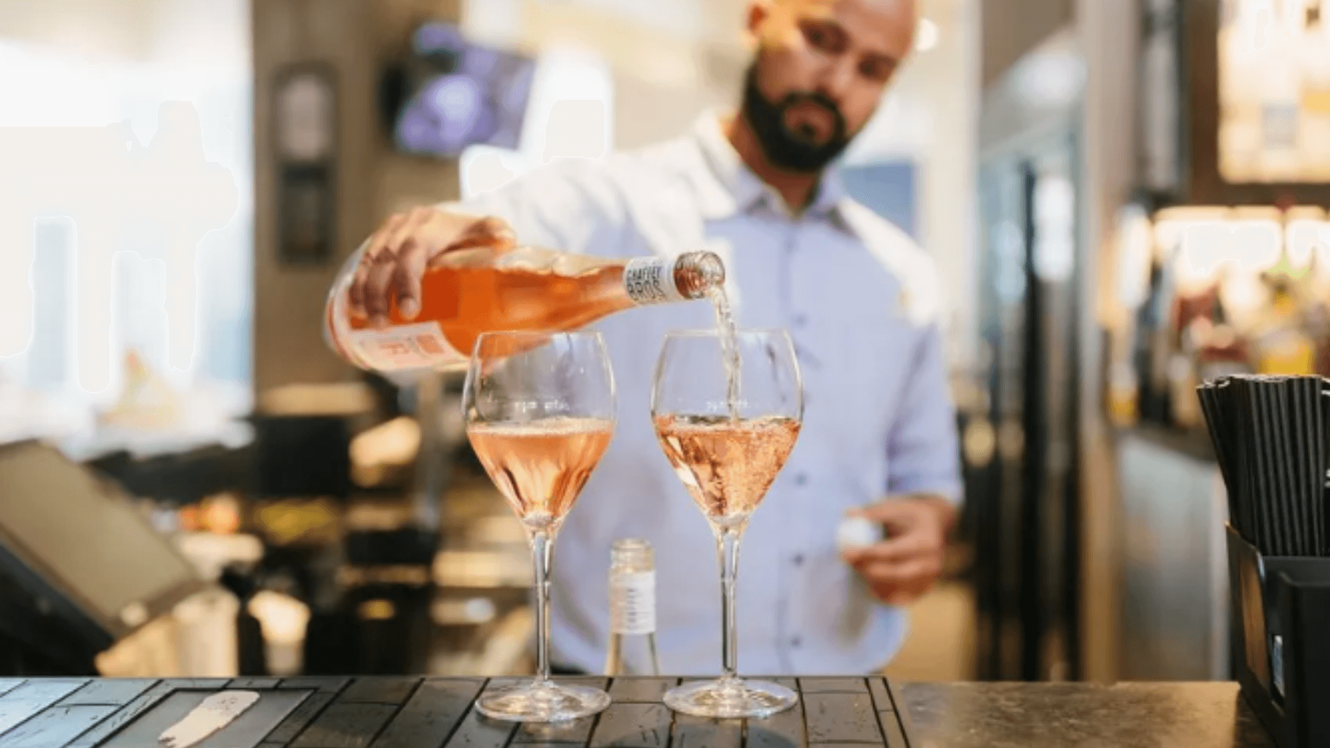 couple-walking-beach-sunrise-on-the-gold-coast