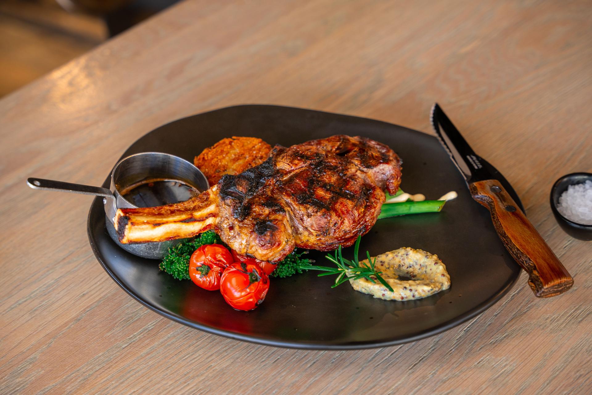 Clifford's Grill & Lounge