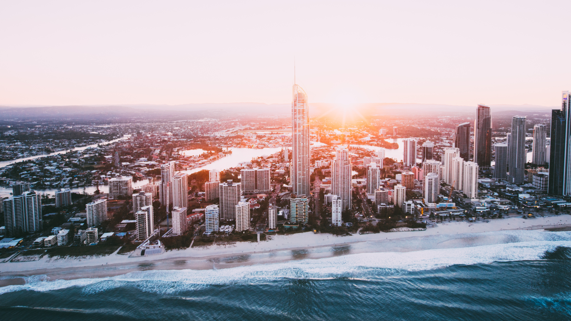 Stunning-Surfers-Paradise-Location