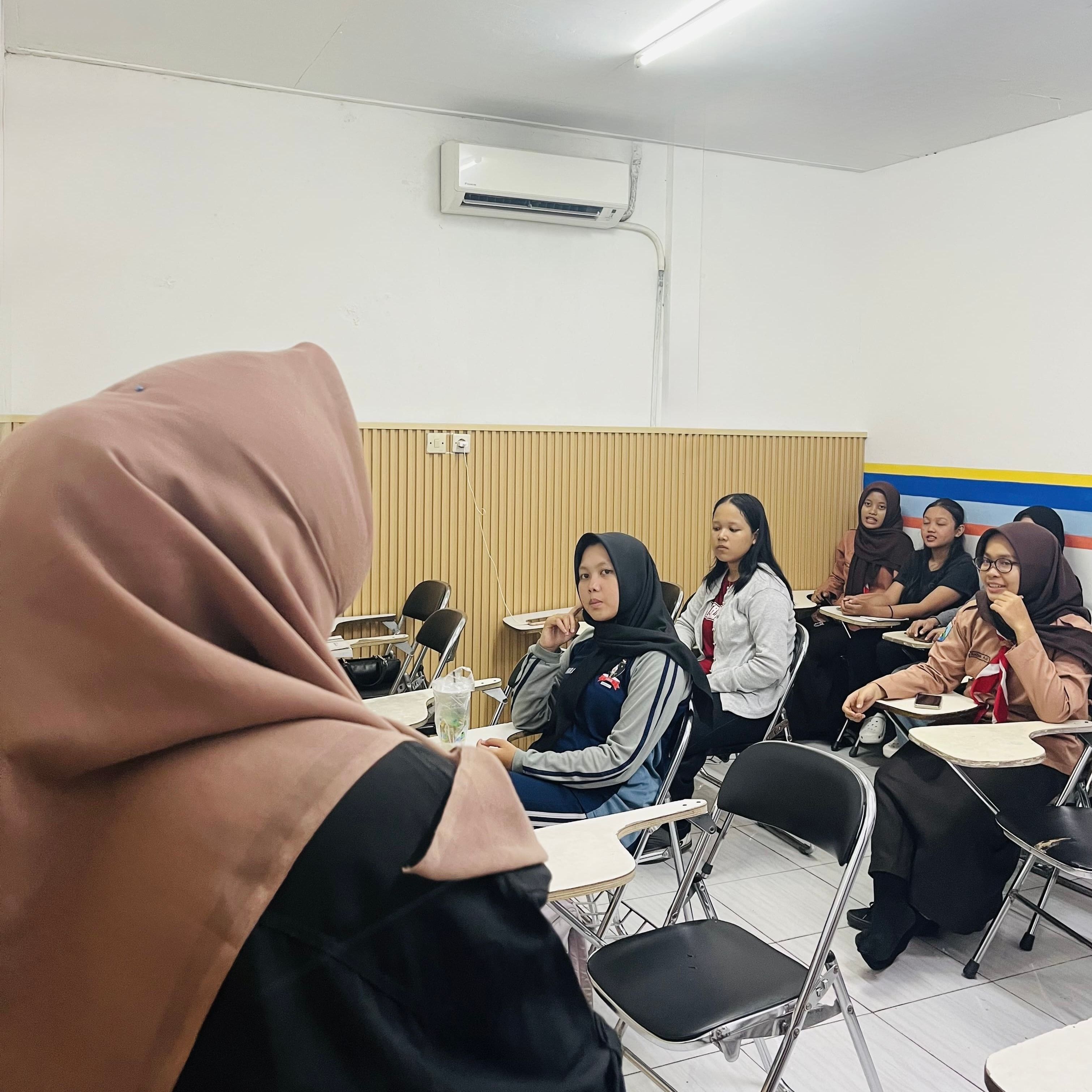 Aktivitas kelas Bimbel Himalaya