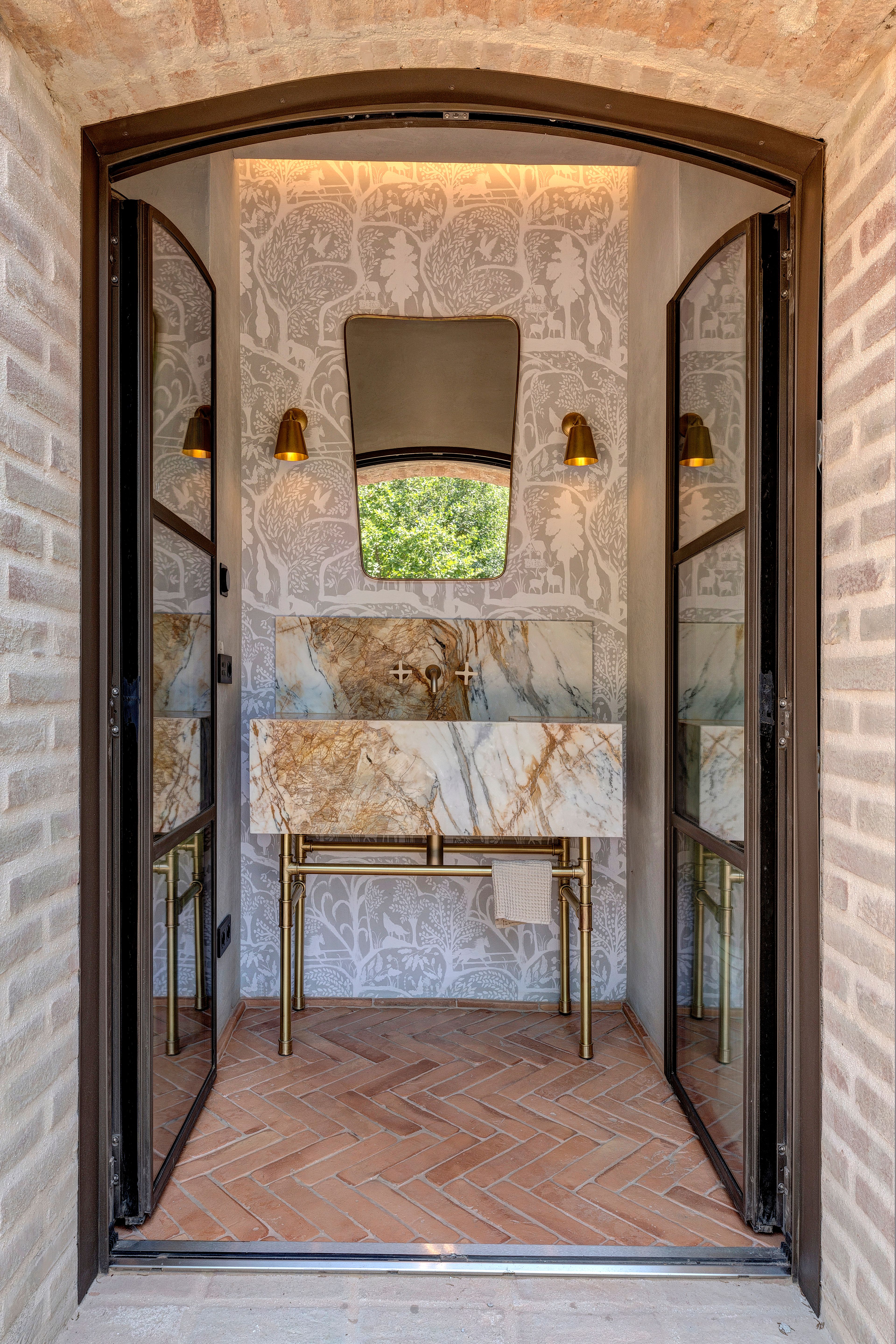 The door open on the marble console