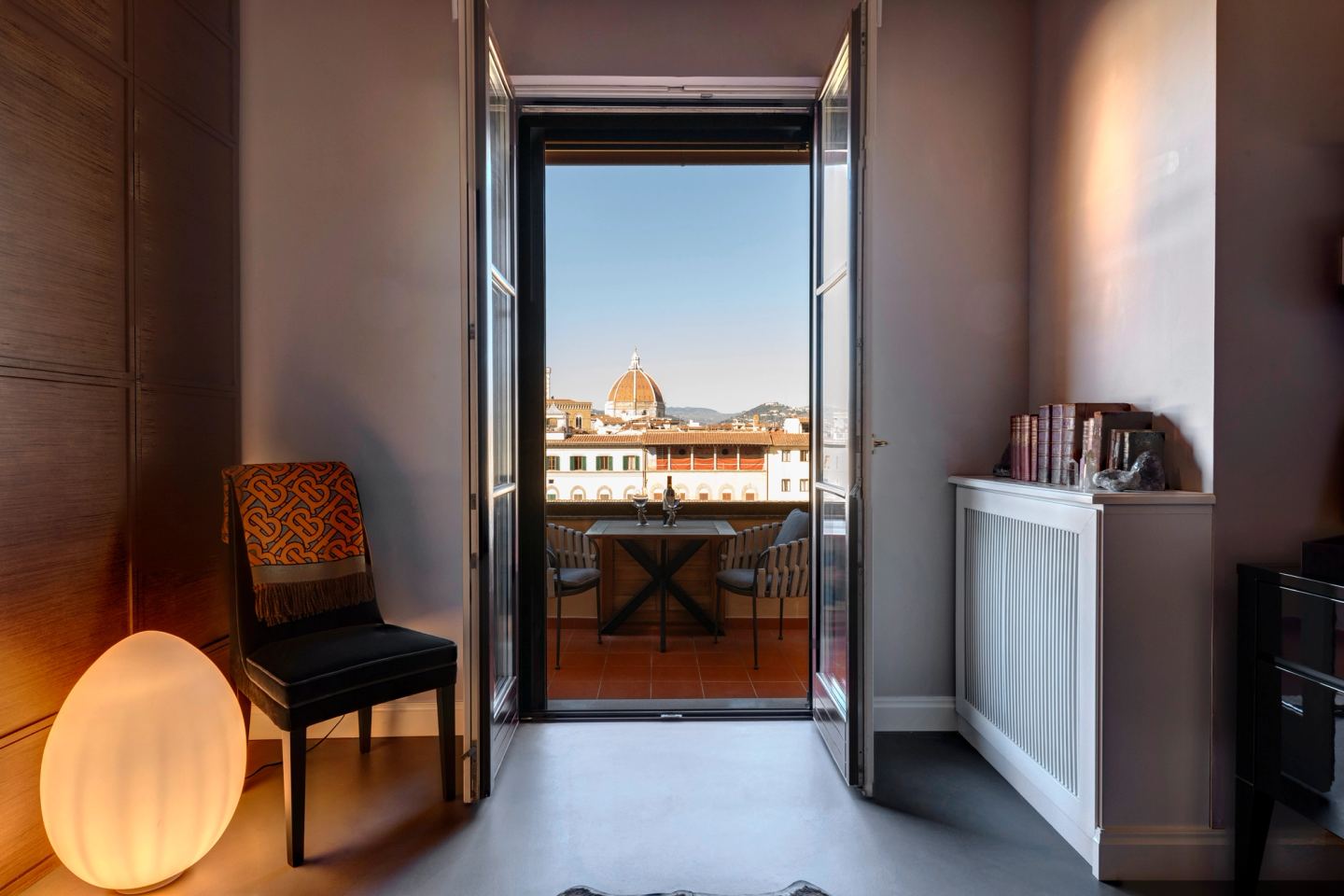 The door to the terrace, the Duomo straight ahead