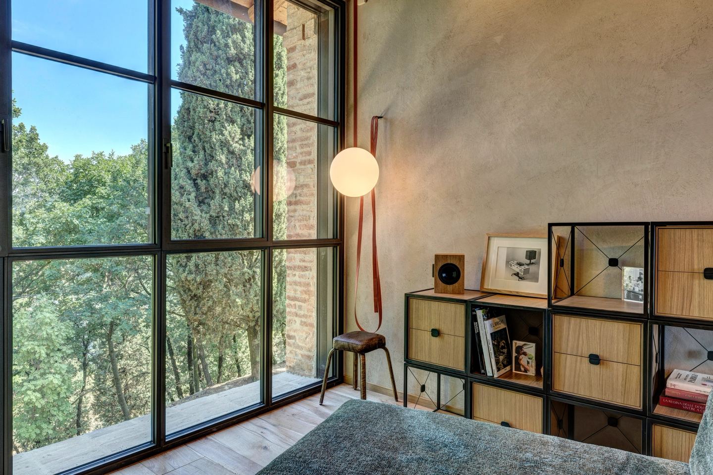The cubes and the steel window