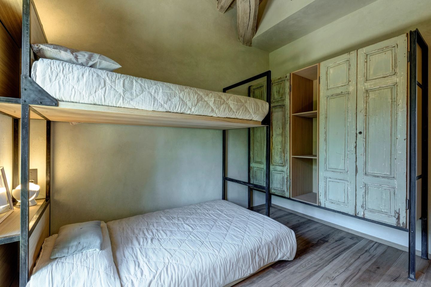 I letti a castello dalla porta