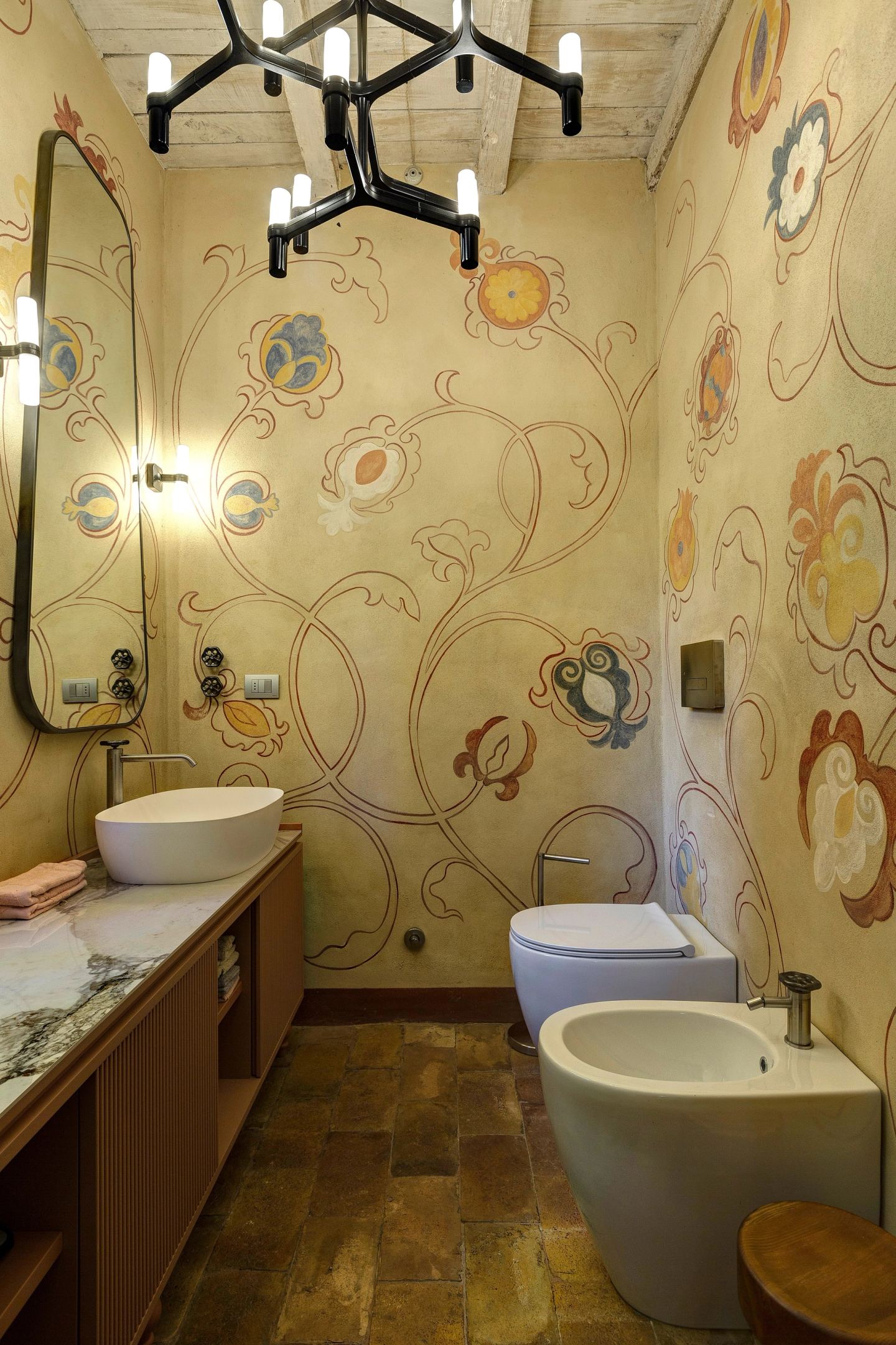 The guest bathroom whole, the pendant above