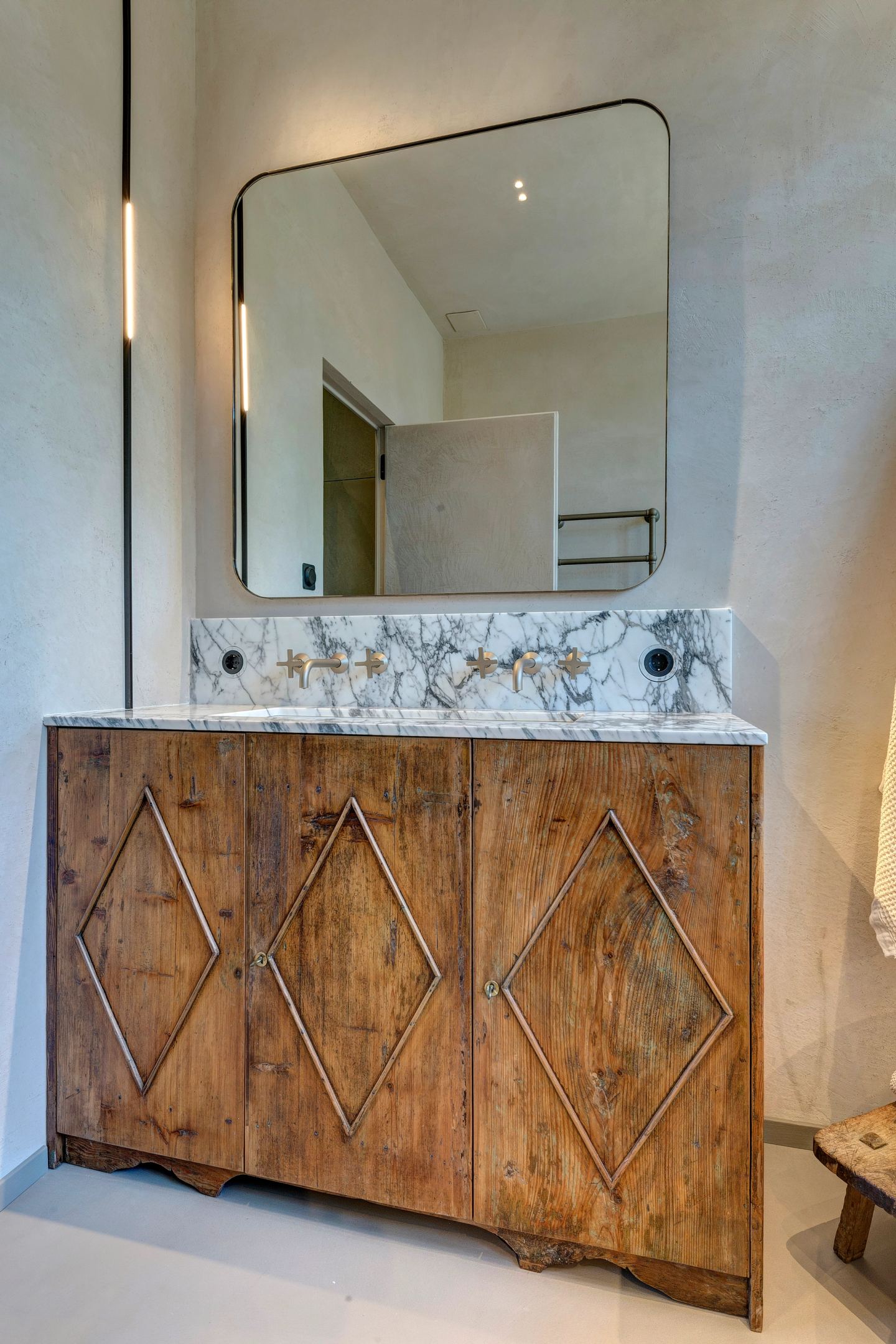 The reclaimed vanity and the mirror above