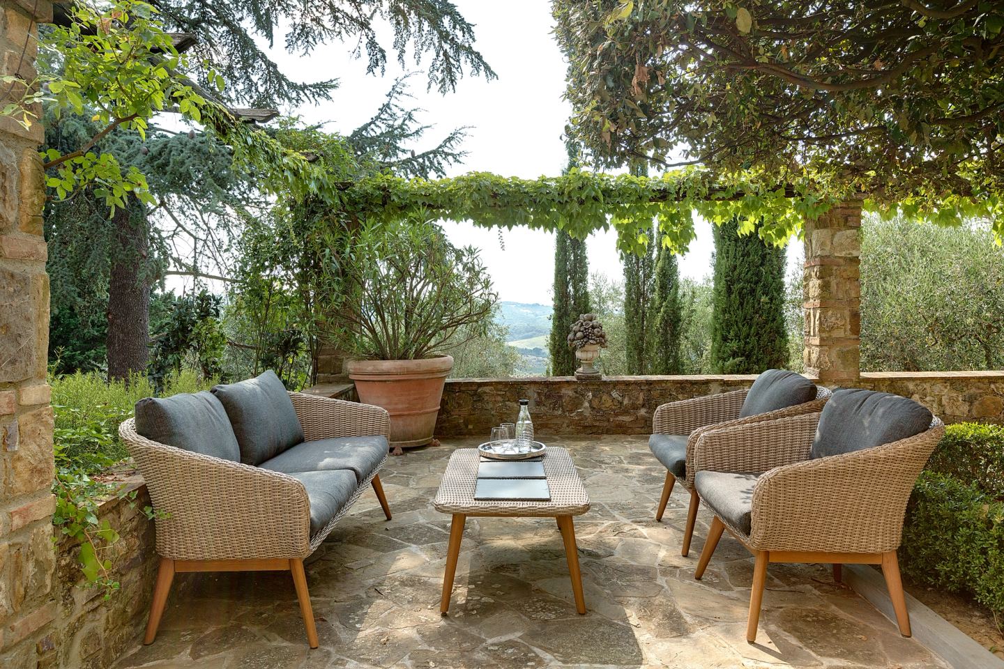 The sitting room laid out along the pergola
