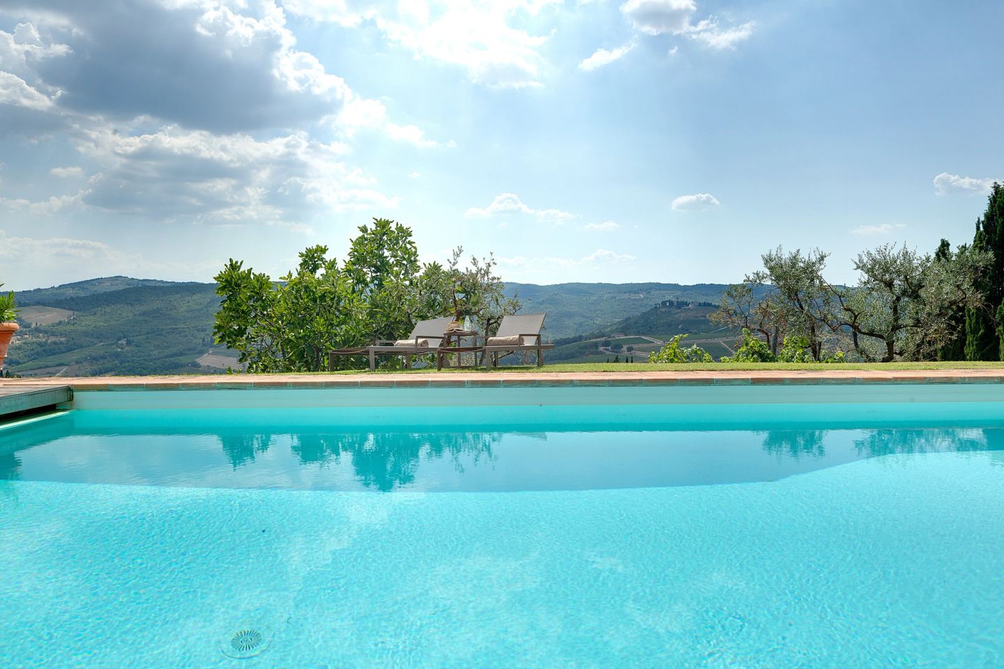 The valley from the water's edge