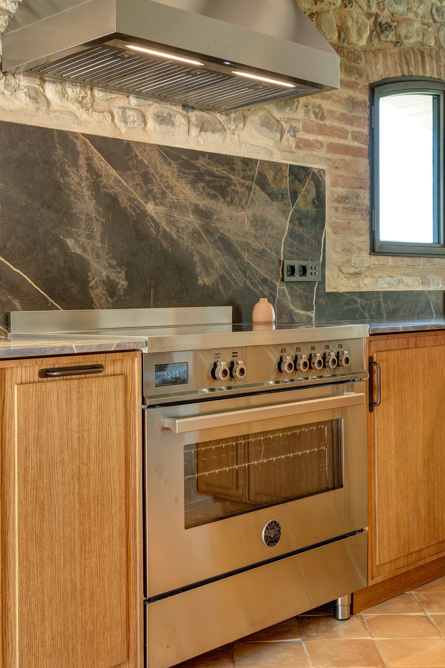 The range beneath its extractor