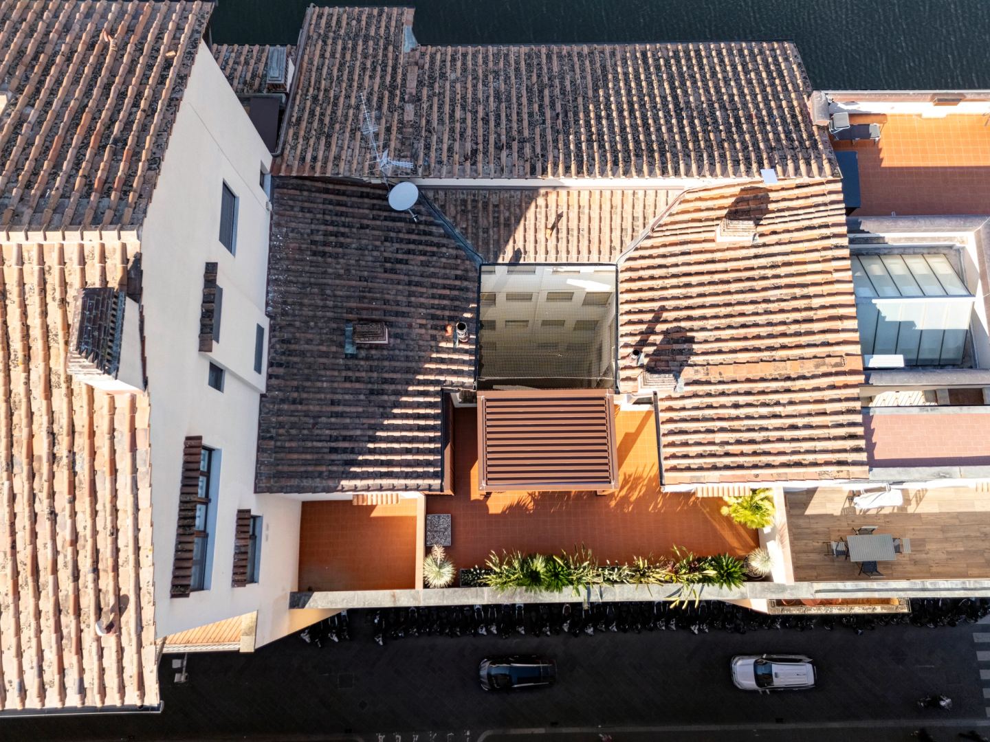 The terrace read from directly above