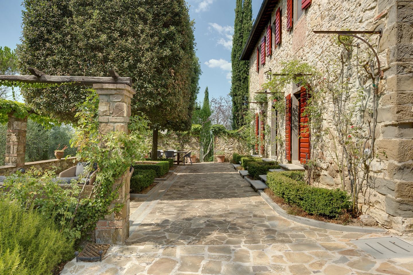 Il fianco lungo della villa