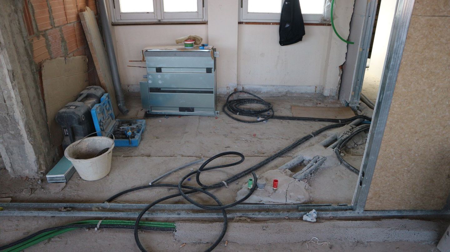 Floors up and cables everywhere