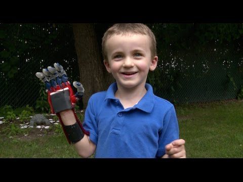 Screenshot of Kid Engineer: 3D-Printed Hand | Design Squad