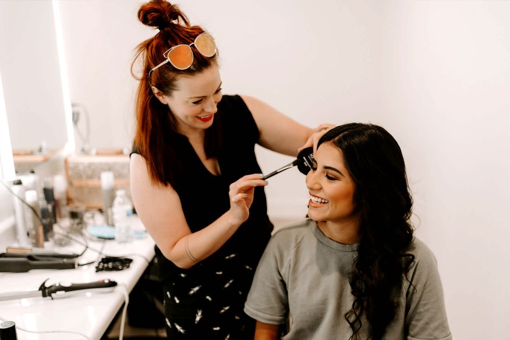 Screenshot of A Day at Work: Makeup Artist Screenshot of A Day at Work: Makeup Artist