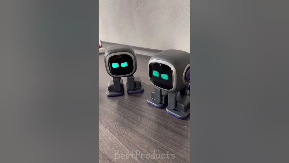 Screenshot of Emo Robots Swap Headphones, Swap Emotions
