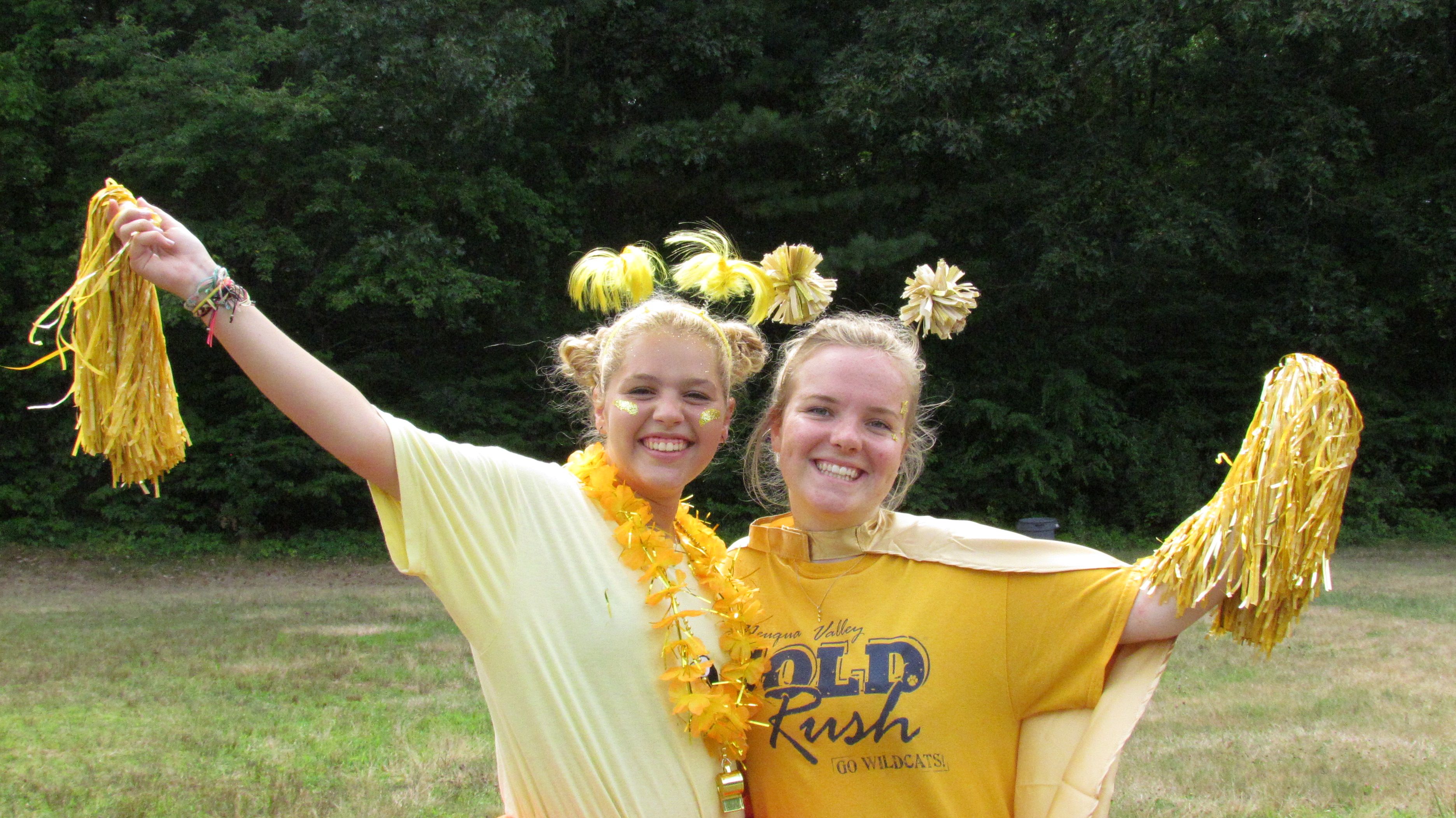 yellow team cheering