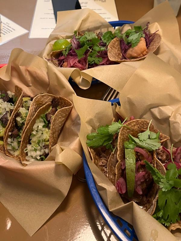 Tacos i papper med koriander, lime och picklad lök, New Cali Tacos