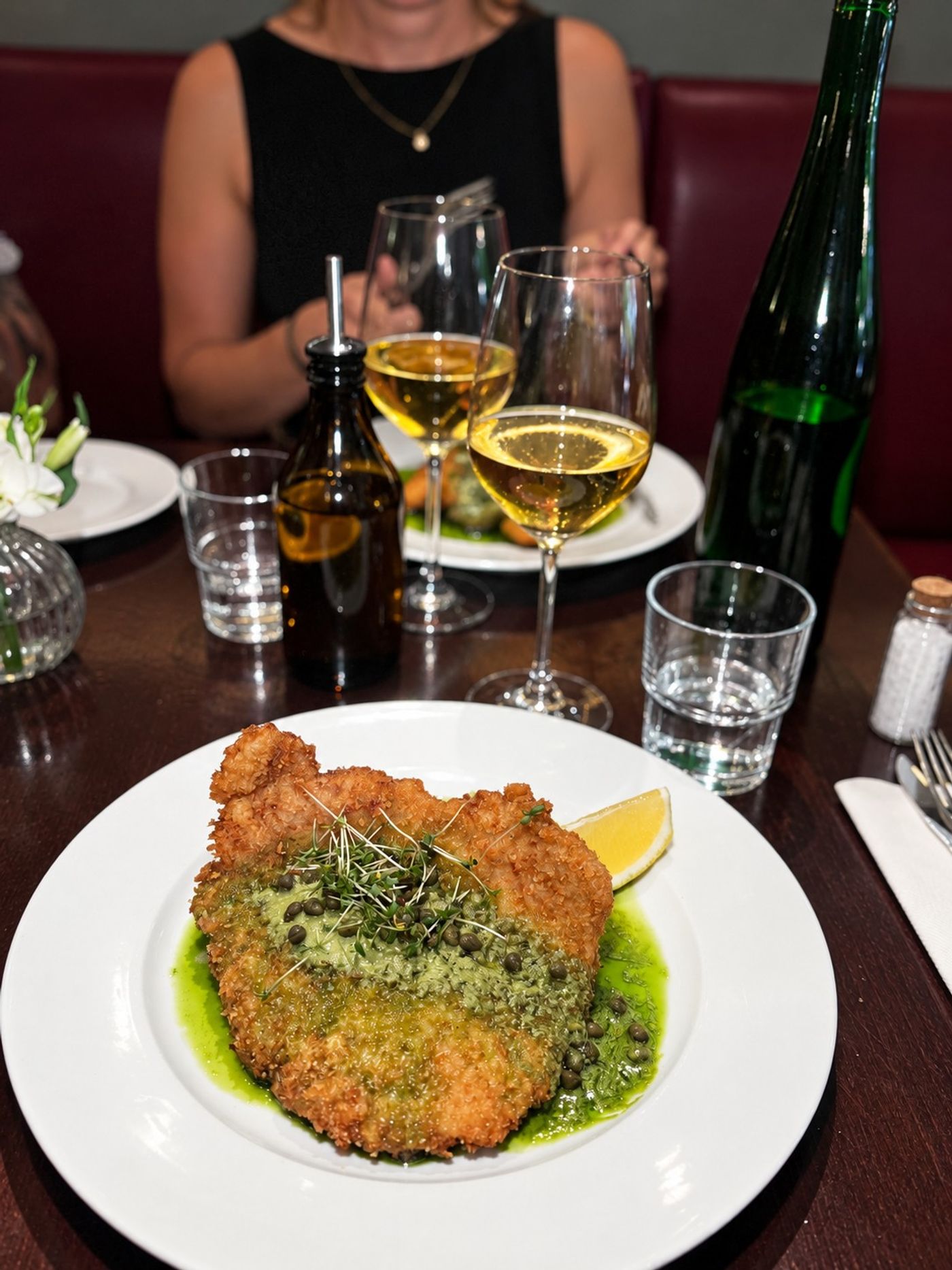 Panerad schnitzel med kapris, örtsås och citron, Ma Cuisine