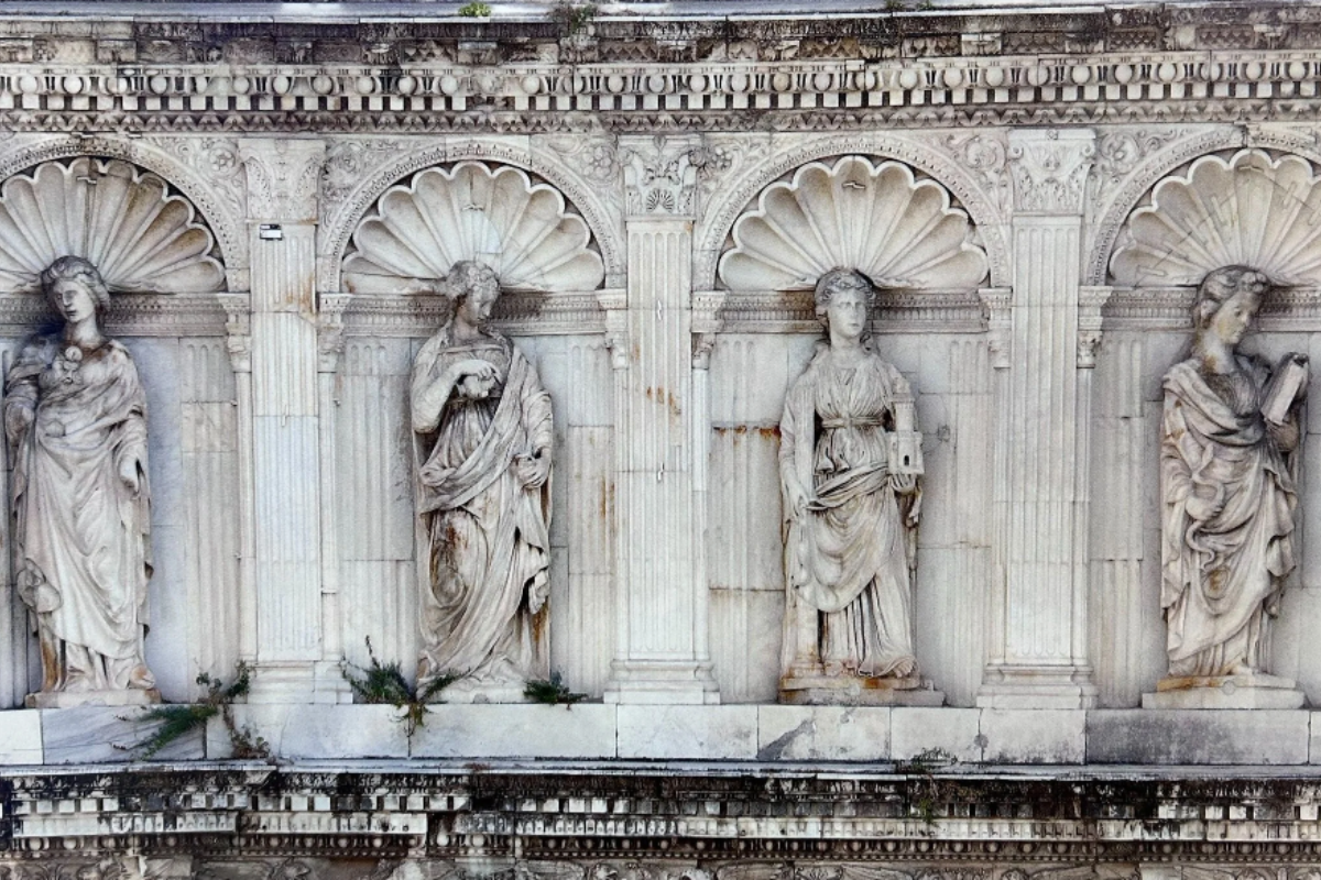 Cover image for What Makes a Person Good? The Cardinal Virtues and Living Life Well