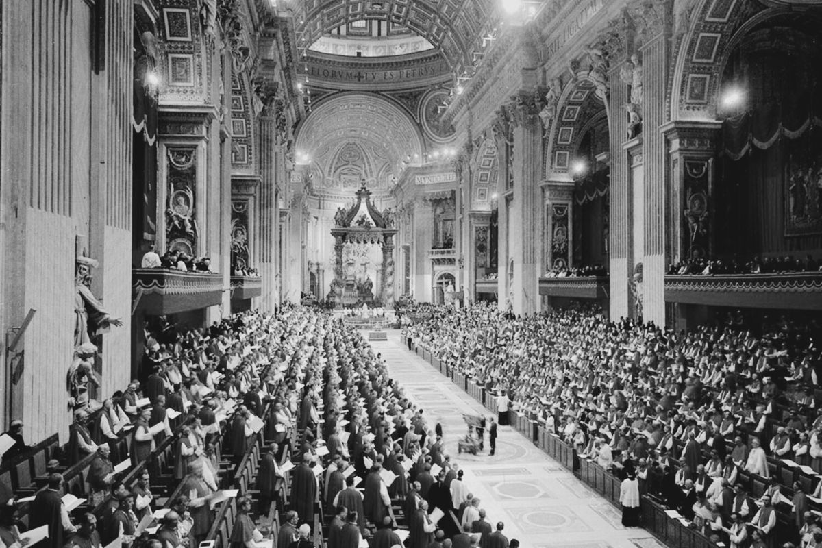 Cover image for Does Vatican II Permit a Hermeneutic of Rupture?