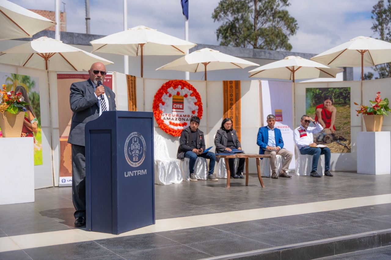 Fortaleciendo la artesanía regional: La feria Awaska Yuyariy - Tejiendo Memoria