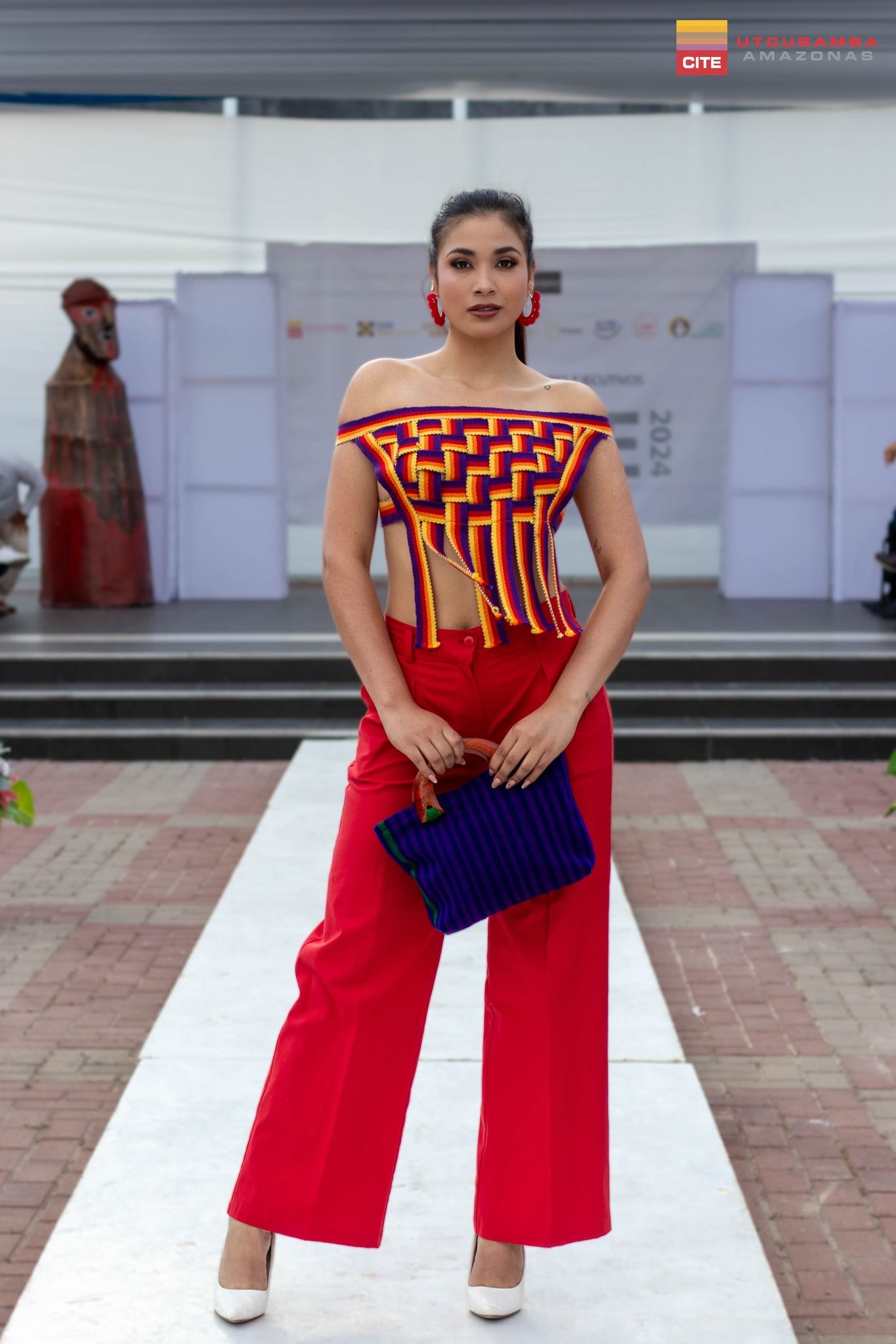 Pasarela de Moda Artesanal "La Rueca": Una Celebración de Tradición y Creatividad