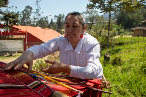 Asociación Comunal Productiva de Tejedoras - Maria - Imagen 7