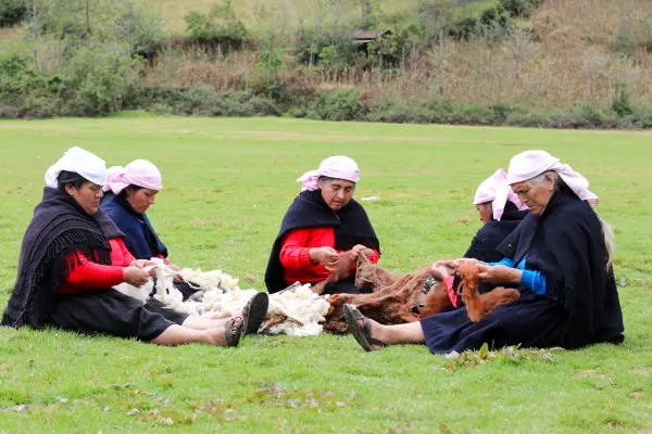 Asociación Comunal Productiva Artesano Textil Pacha Maytuna de La Jalca Grande - Imagen 6