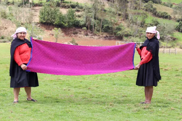 Asociación Comunal Productiva Artesano Textil Pacha Maytuna de La Jalca Grande - Imagen 1