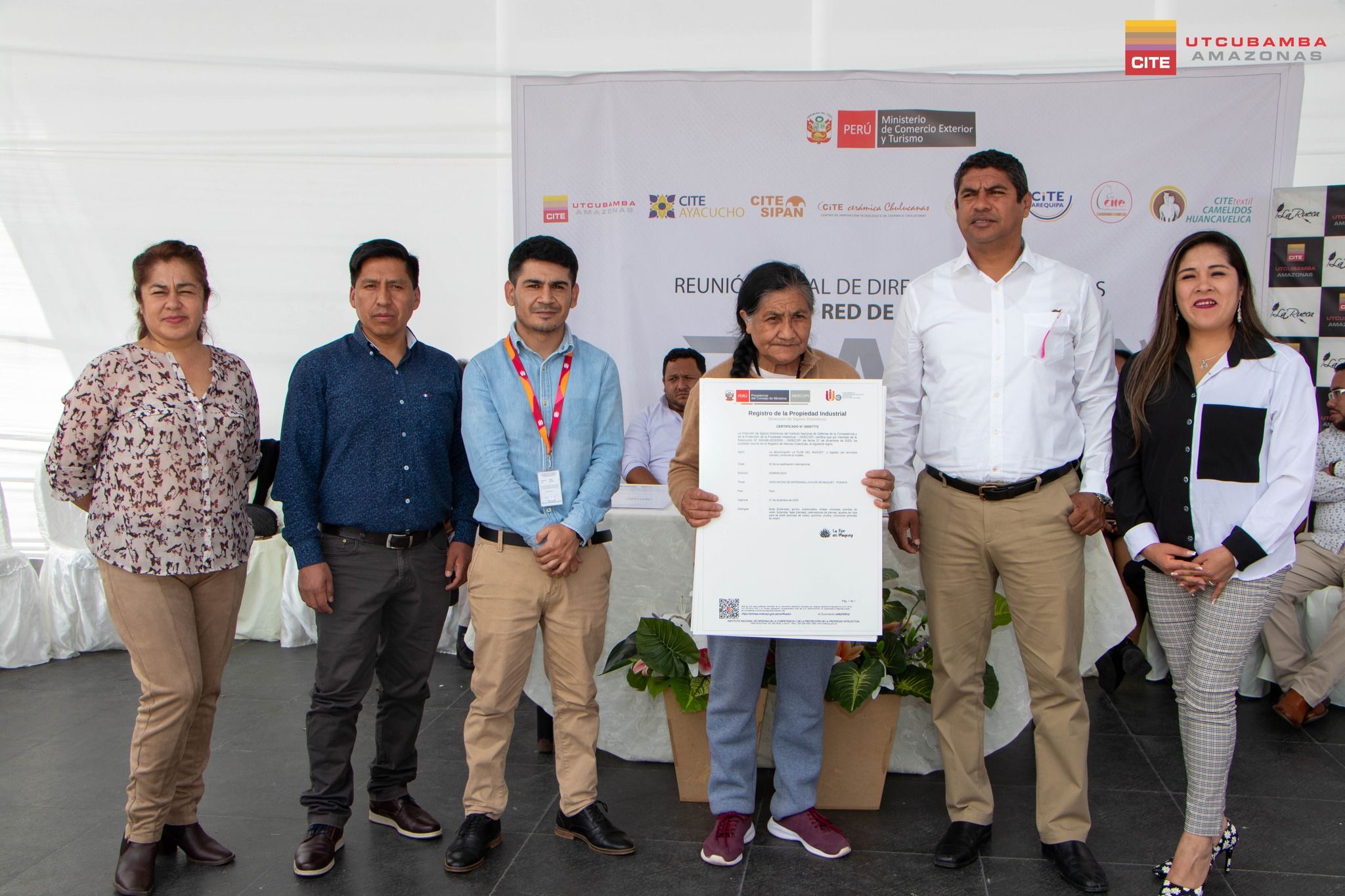 Impulsando la Identidad Artesanal: Entrega de Certificados de Registro de Marcas Colectivas