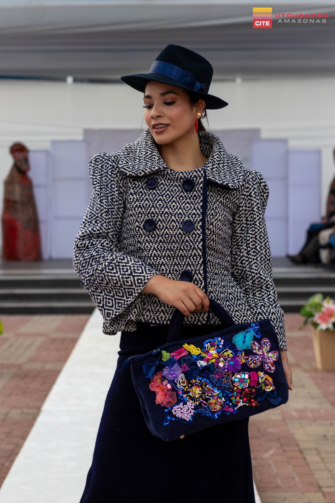 Pasarela de Moda Artesanal "La Rueca": Una Celebración de Tradición y Creatividad