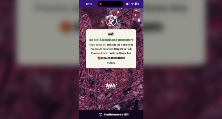 Pantalla del rastreador sobre un mapa de Extremadura, con el pueblo por el que van los Reyes y el contador de regalos entregados