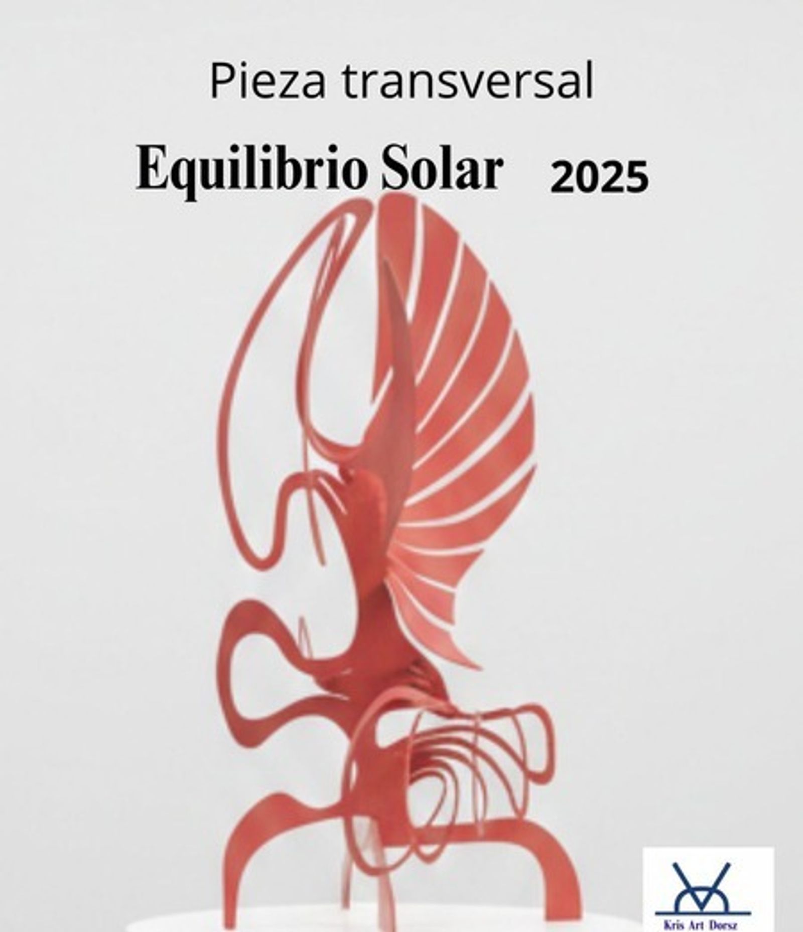 Equilibrio Solar, a painted iron sculpture on a white cylindrical pedestal against a plain wall