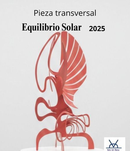 Equilibrio Solar, a painted iron sculpture on a white cylindrical pedestal against a plain wall
