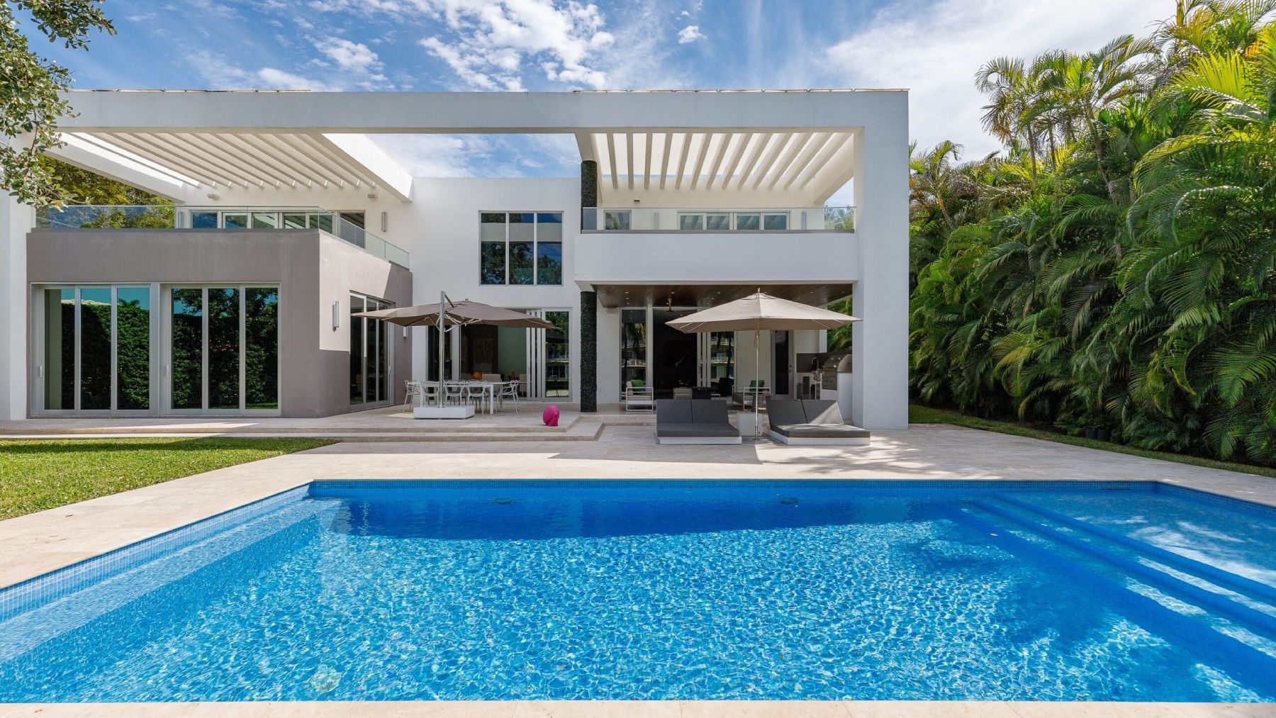 The Ultimate Guide to Building Your Luxury Home in Palm Beach