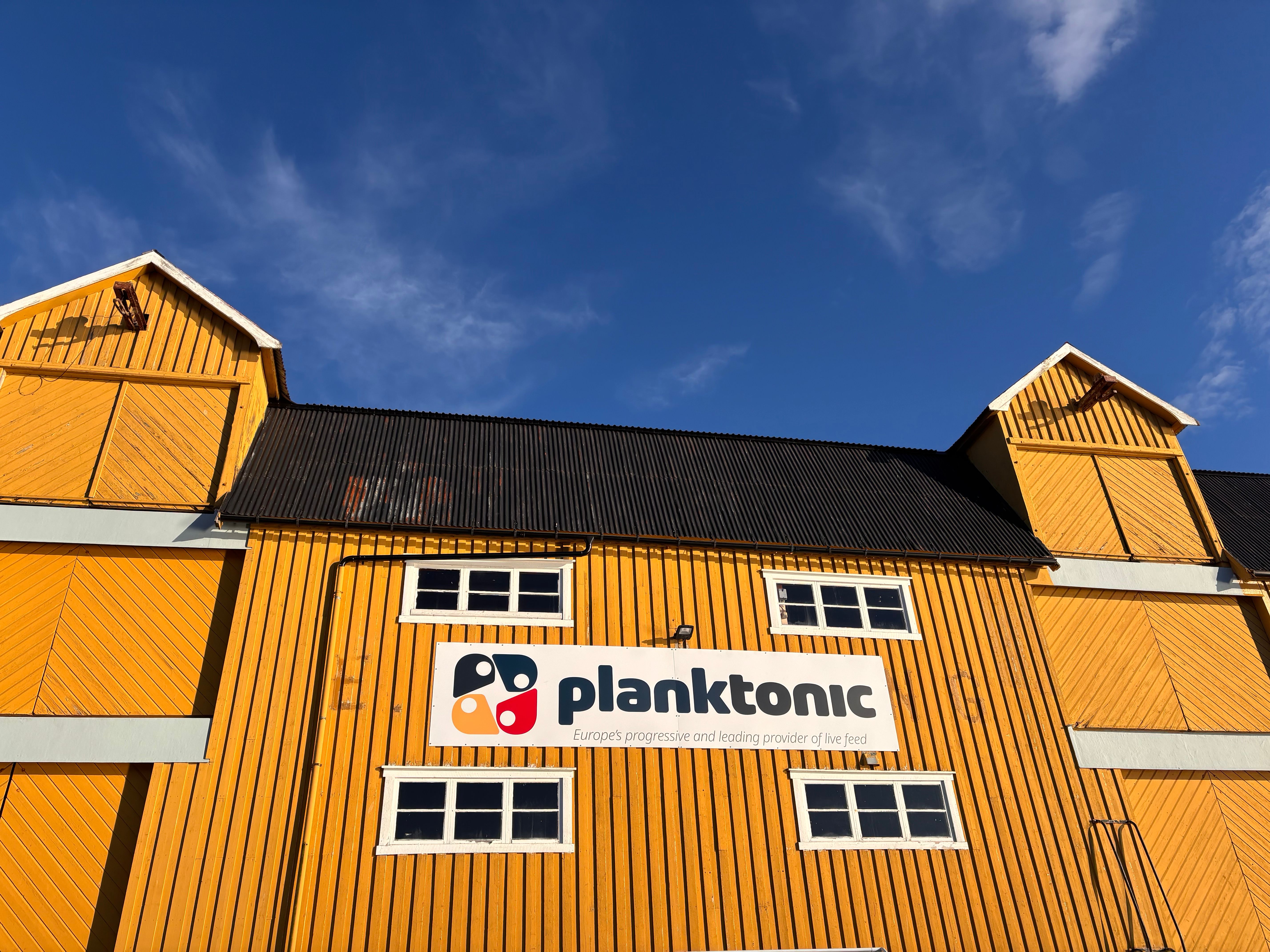 Bilde av skilt på veggen på Prestengsbrygga