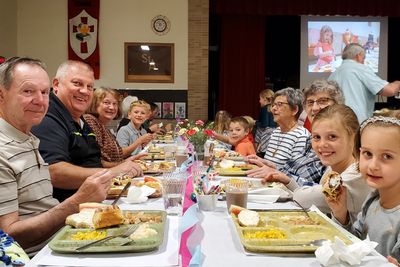 The Dischler Family enjoys a meal together on Grandparents Day!