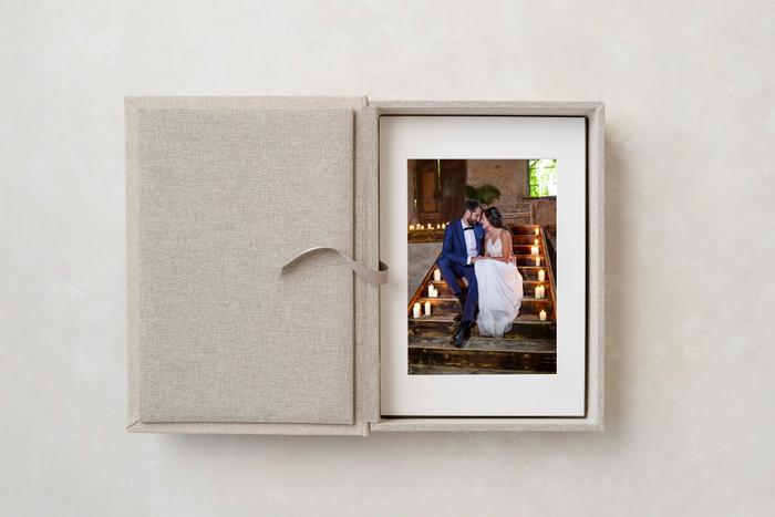 Linen passe-partout box with photo of bride and groom
